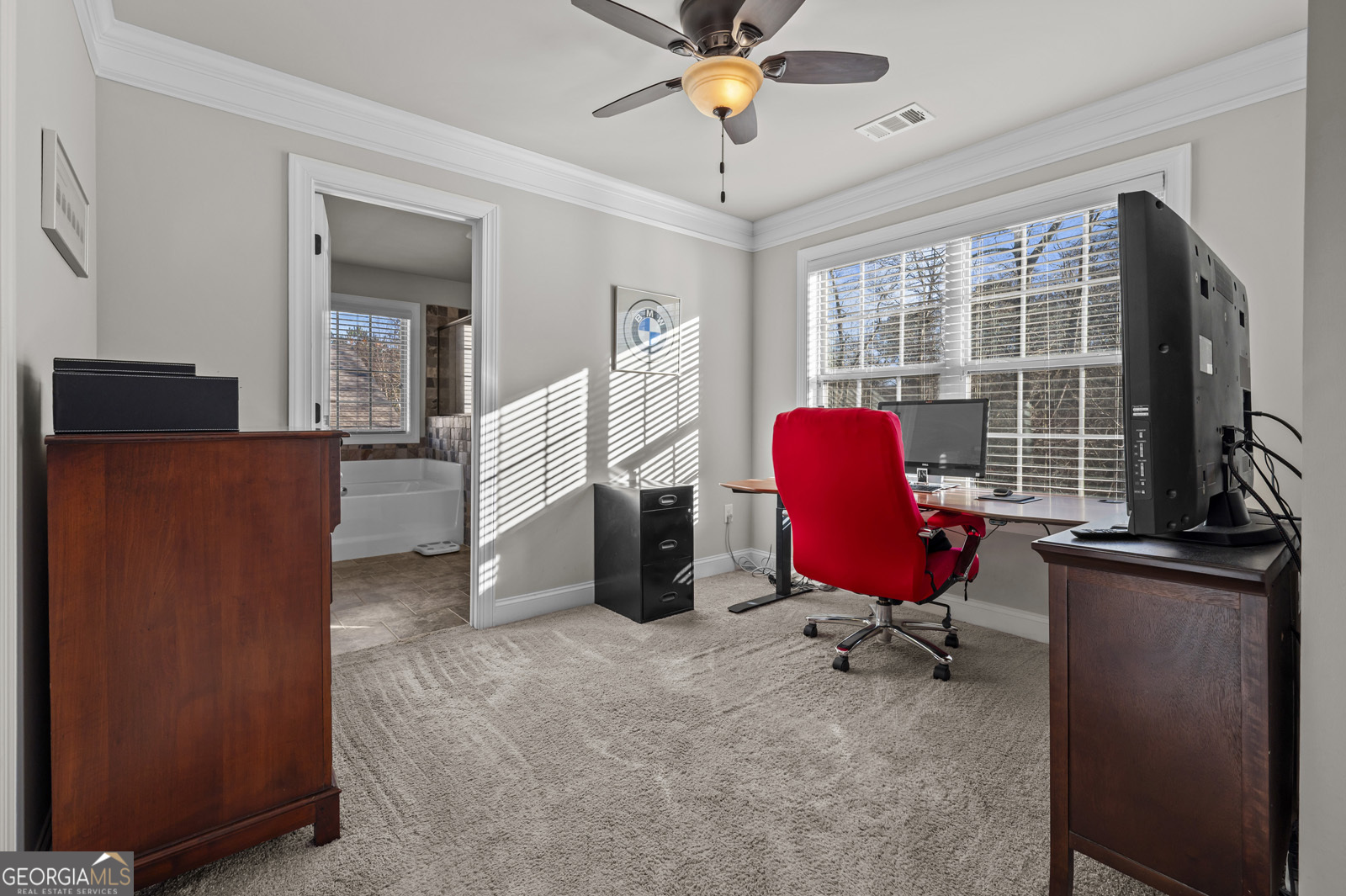 381 Township Lane Athens, GA 30606 - Photo 54 of 68 a view of a livingroom with workspace