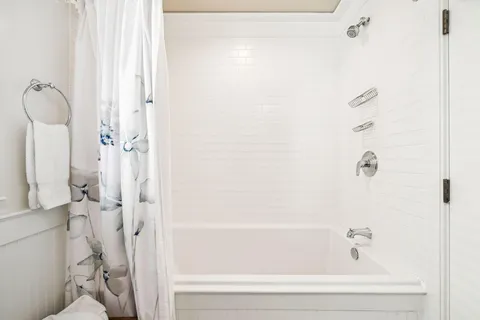 a view of entryway with the potted plants