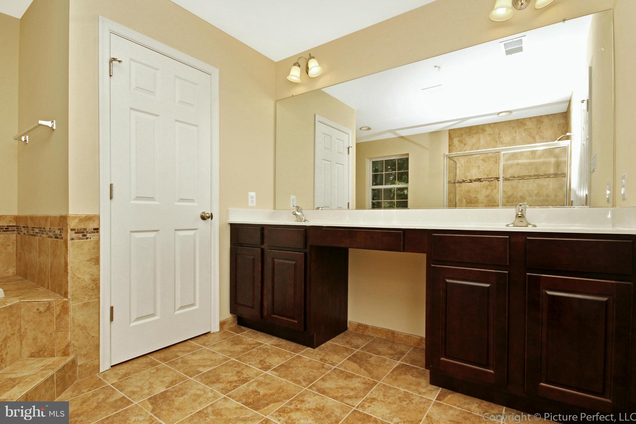 6509 Rimrock Lane New Market, MD 21774 - Photo 19 of 30 Bath (Master)