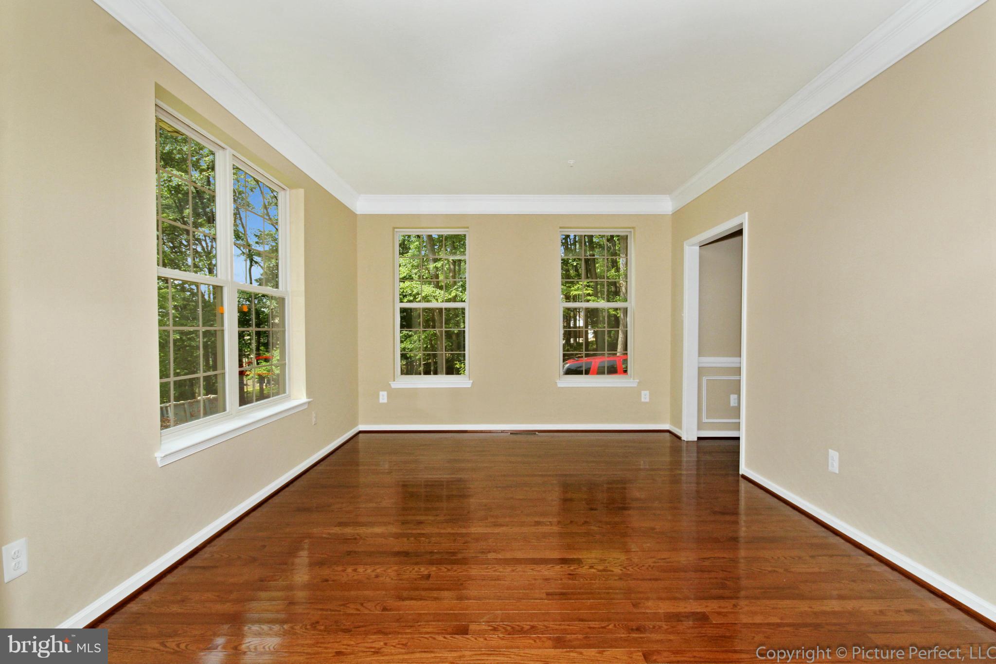 6509 Rimrock Lane New Market, MD 21774 - Photo 22 of 30 Living Room