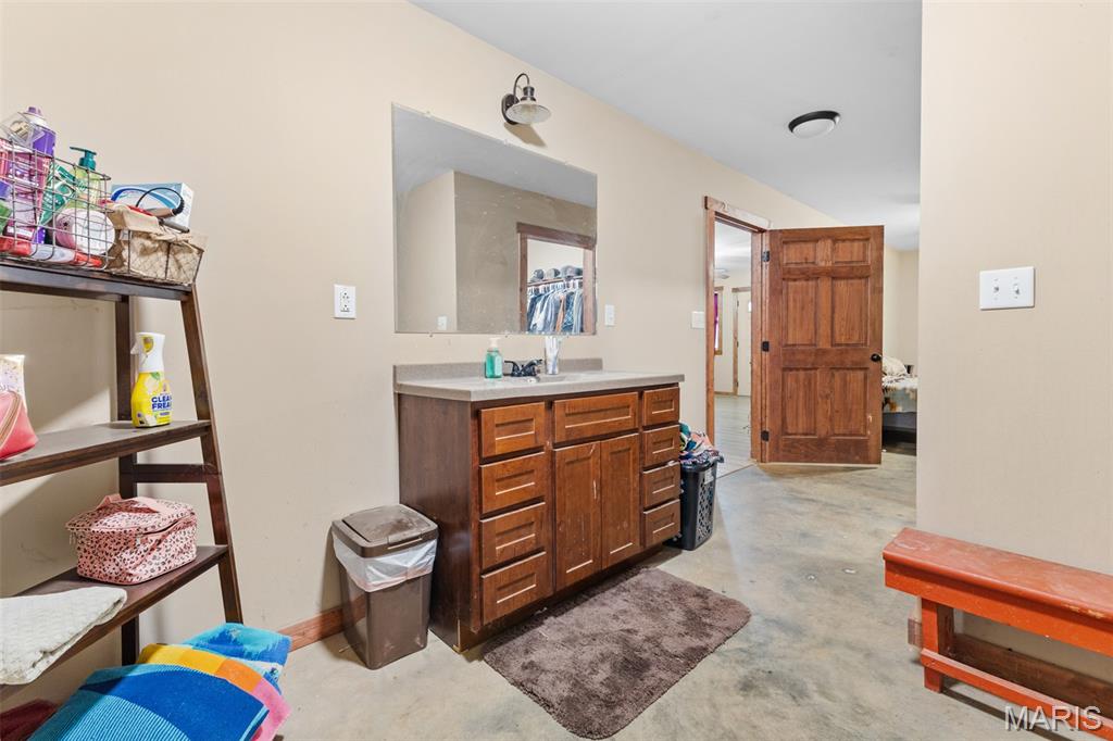 16093 Smith Road Farmington, MO 63640 - Photo 17 of 31