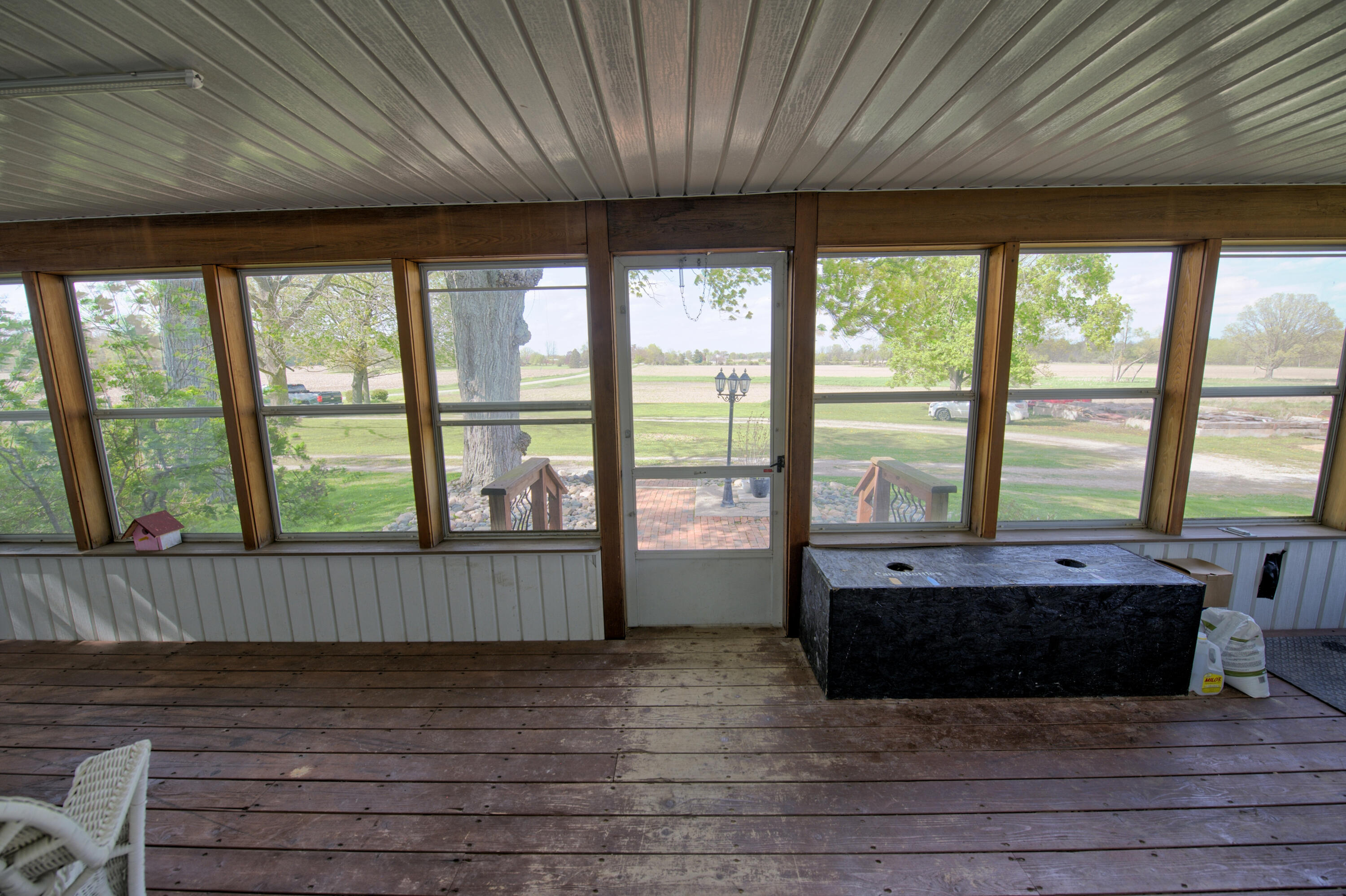 8250 Oneida Road Grand Ledge, MI 48837 - Photo 25 of 55 3 seasons enclosed porch
