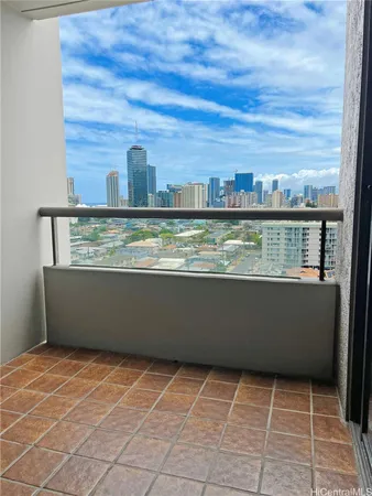 $1,700 | 2100 Date Street, Unit 1401, Honolulu, HI 96826