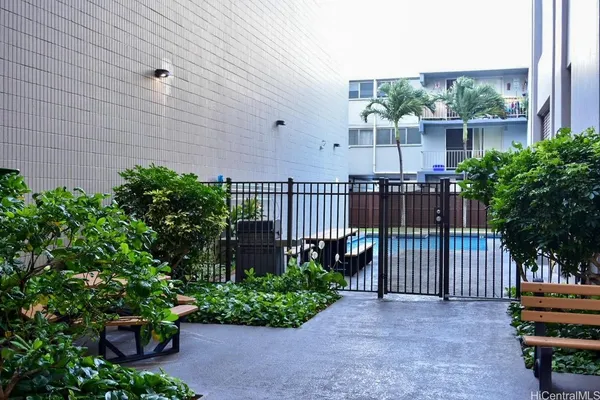 $1,700 | 2100 Date Street, Unit 1401, Honolulu, HI 96826
