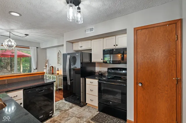 $195,000 | 9593 Bay Vista W Drive, Indianapolis, IN 46250