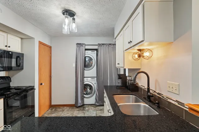 $195,000 | 9593 Bay Vista W Drive, Indianapolis, IN 46250