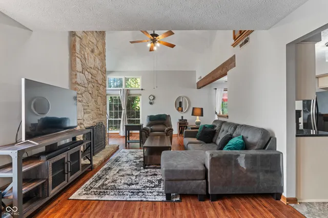 $195,000 | 9593 Bay Vista W Drive, Indianapolis, IN 46250