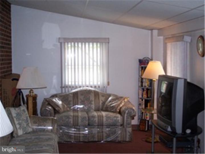 2711 Prescott Road Havertown, PA 19083 - Photo 11 of 25 Family Room