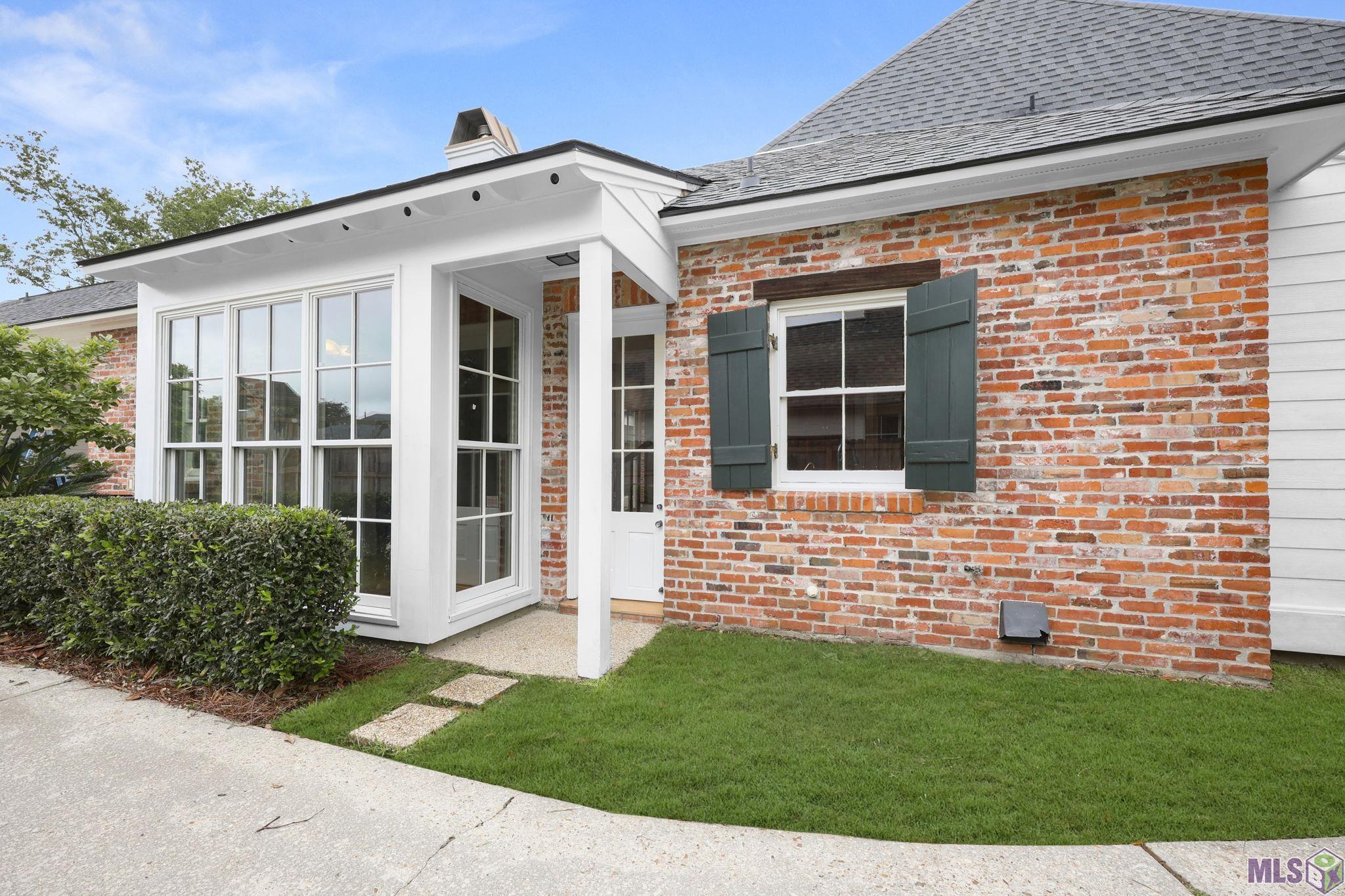 5515 North Pointer Court Baton Rouge, LA 70808 - Photo 45 of 47 Side Entry