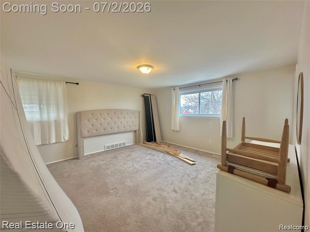 26950 Rochelle Street Dearborn Heights, MI 48127 - Photo 14 of 17