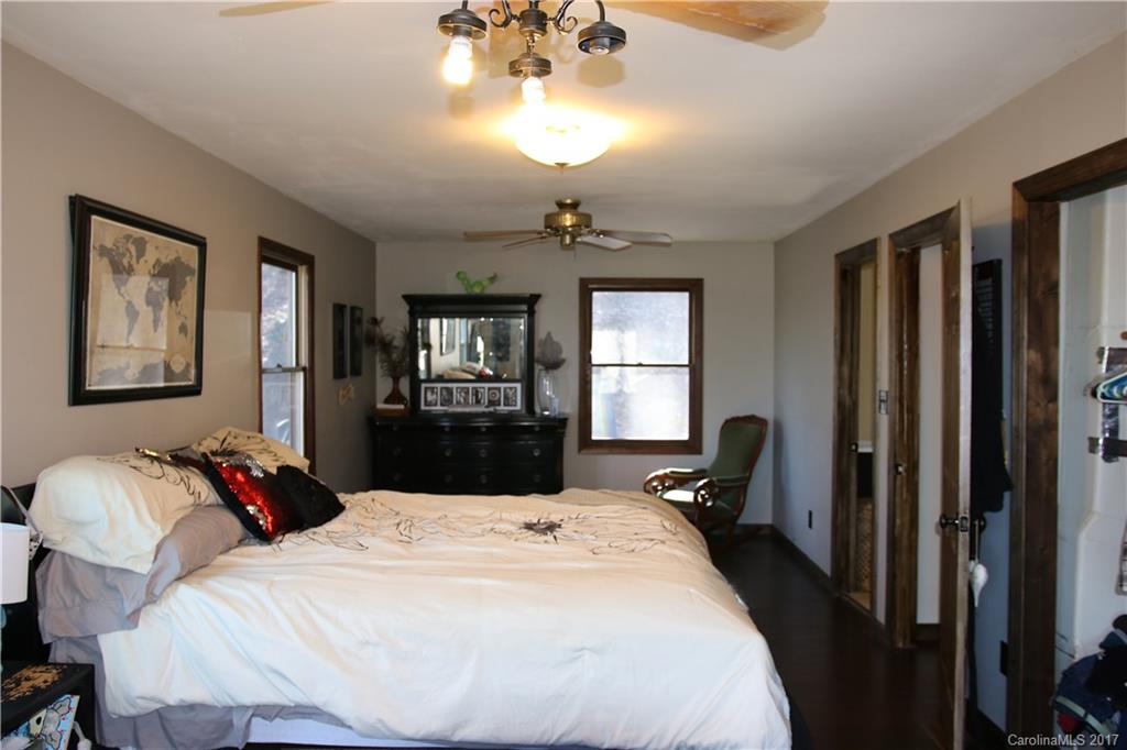 1053 Kilpatrick Road, Unit 6 Hendersonville, NC 28739 - Photo 12 of 15 Gallery Image 12