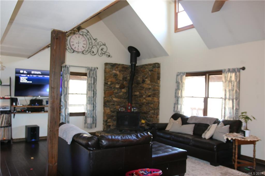 1053 Kilpatrick Road, Unit 6 Hendersonville, NC 28739 - Photo 3 of 15 Gallery Image 3
