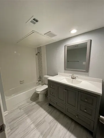 $1,685 | 2120 Wilcrest Drive, Unit 103, Houston, TX 77077