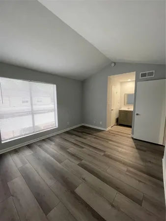 $1,550 | 2120 Wilcrest Drive, Unit 103, Houston, TX 77077