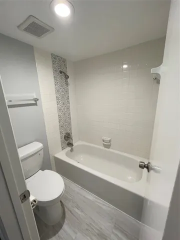 $1,685 | 2120 Wilcrest Drive, Unit 103, Houston, TX 77077