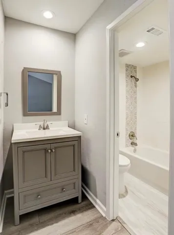 $1,685 | 2120 Wilcrest Drive, Unit 103, Houston, TX 77077