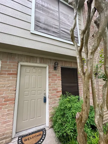 $1,685 | 2120 Wilcrest Drive, Unit 103, Houston, TX 77077