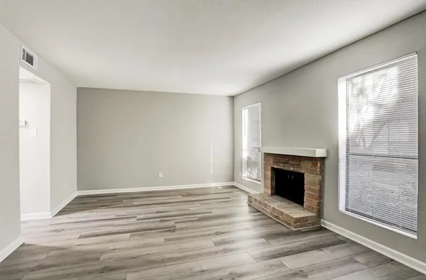 $1,550 | 2120 Wilcrest Drive, Unit 103, Houston, TX 77077