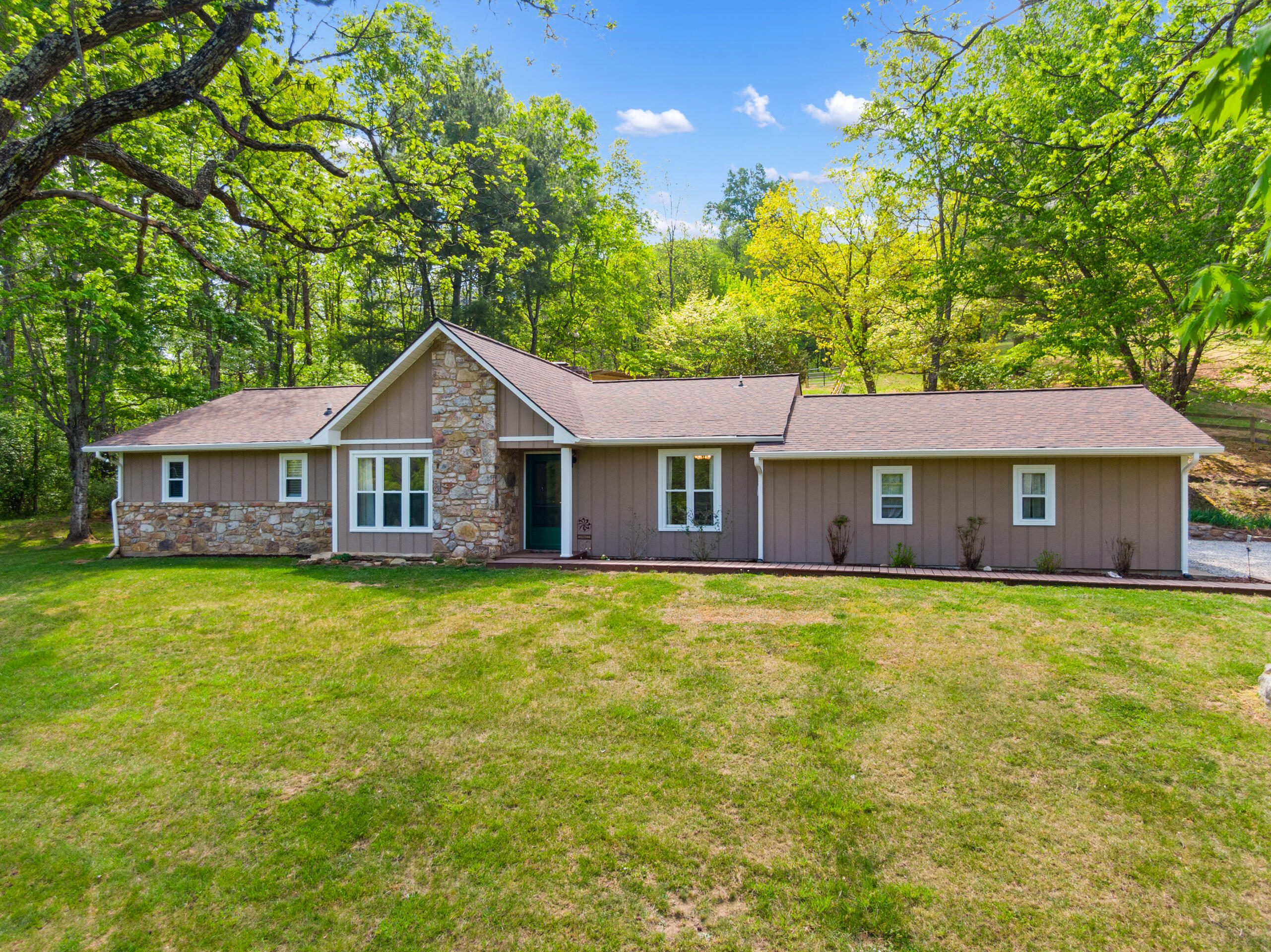 12639 Catawba Road Troutville, VA 24175 - Photo 3 of 94 28-12639-Catawba-Rd-Troutville