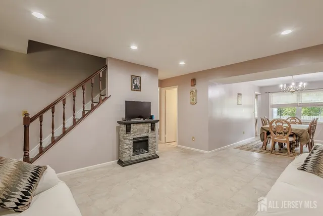 a view of livingroom with furniture