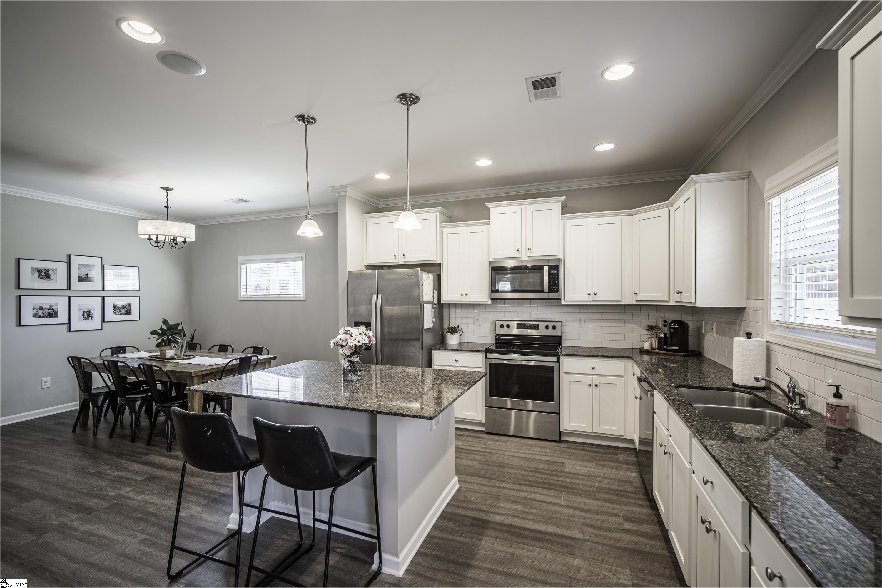 814 Camberwell Road Simpsonville, SC 29680 - Photo 3 of 43 Gallery Image 3