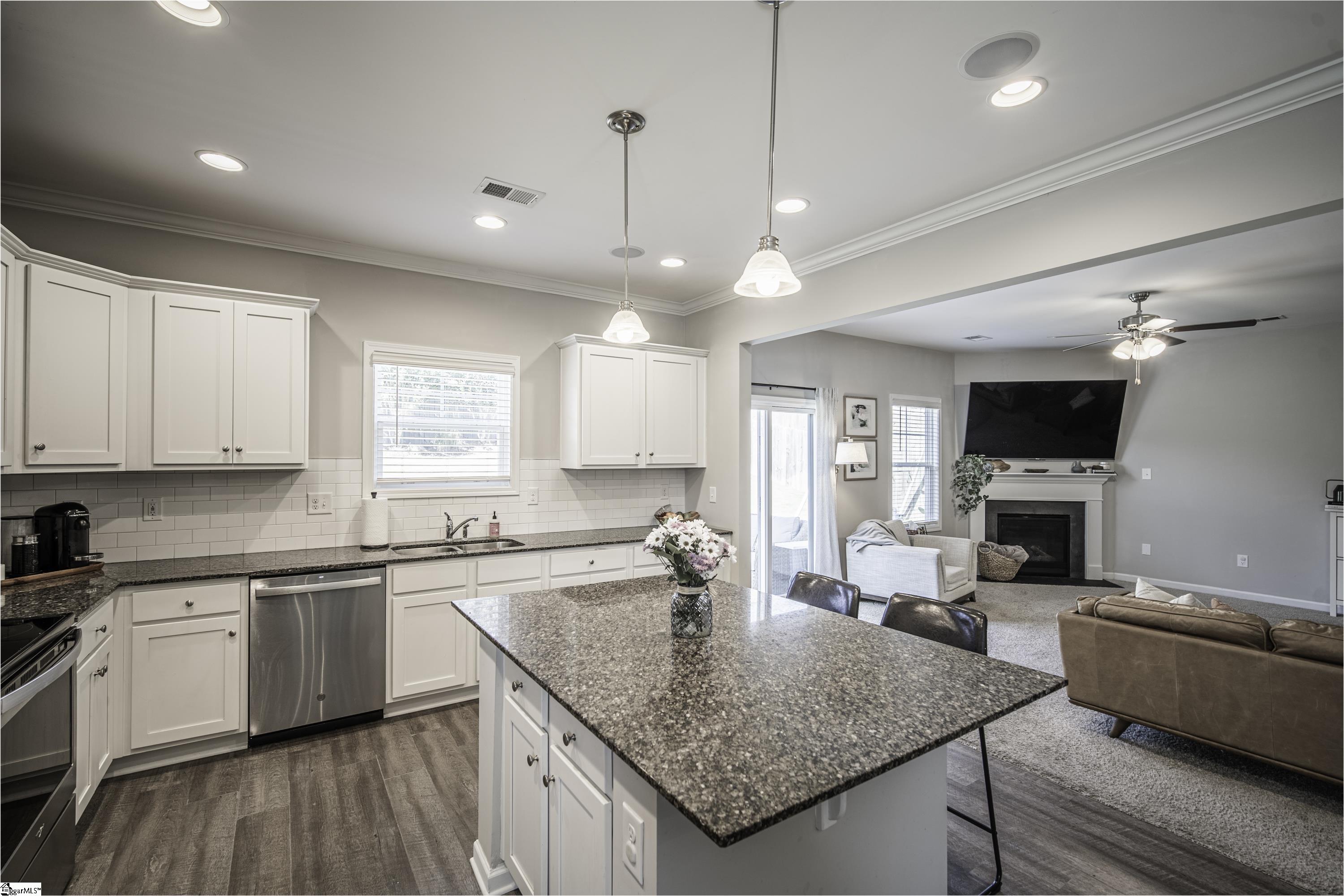 814 Camberwell Road Simpsonville, SC 29680 - Photo 4 of 43 Gallery Image 4