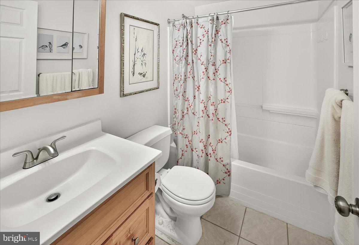 17500 Kohlhoss Road Poolesville, MD 20837 - Photo 23 of 53 Full bath on the bedroom level