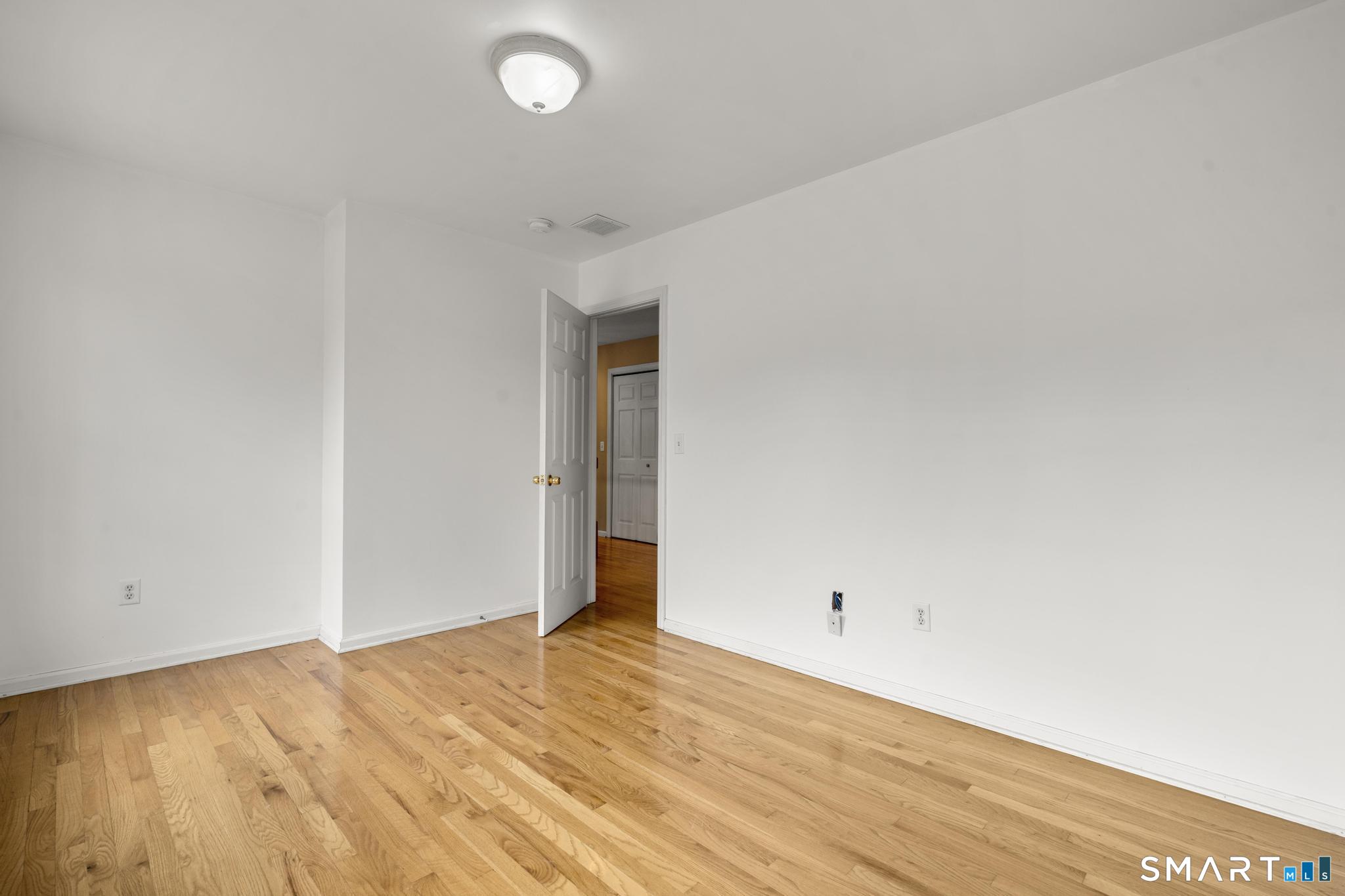 16 Larkey Road Oxford, CT 06478 - Photo 19 of 39