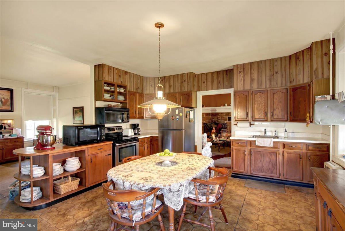 465 Antietam Road Reading, PA 19606 - Photo 12 of 46 Gallery Image 12