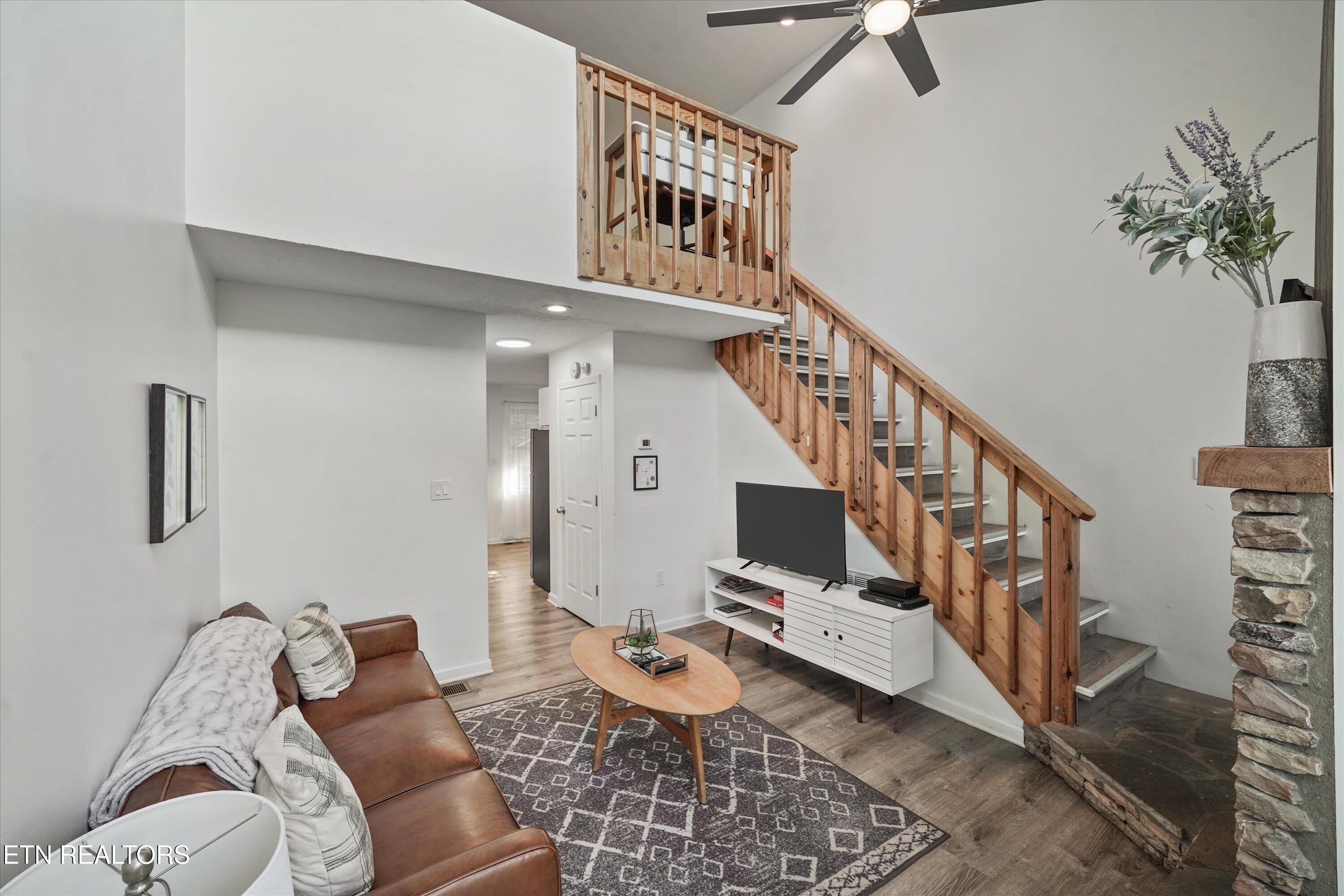 1809 Red Bone Way Sevierville, TN 37876 - Photo 8 of 20 Living Room