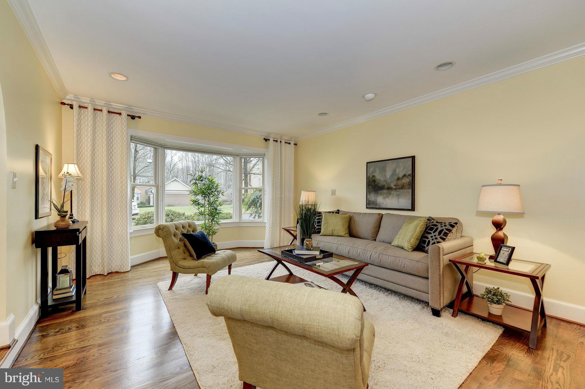 7260 Evans Mill Road McLean, VA 22101 - Photo 3 of 30 Living Room