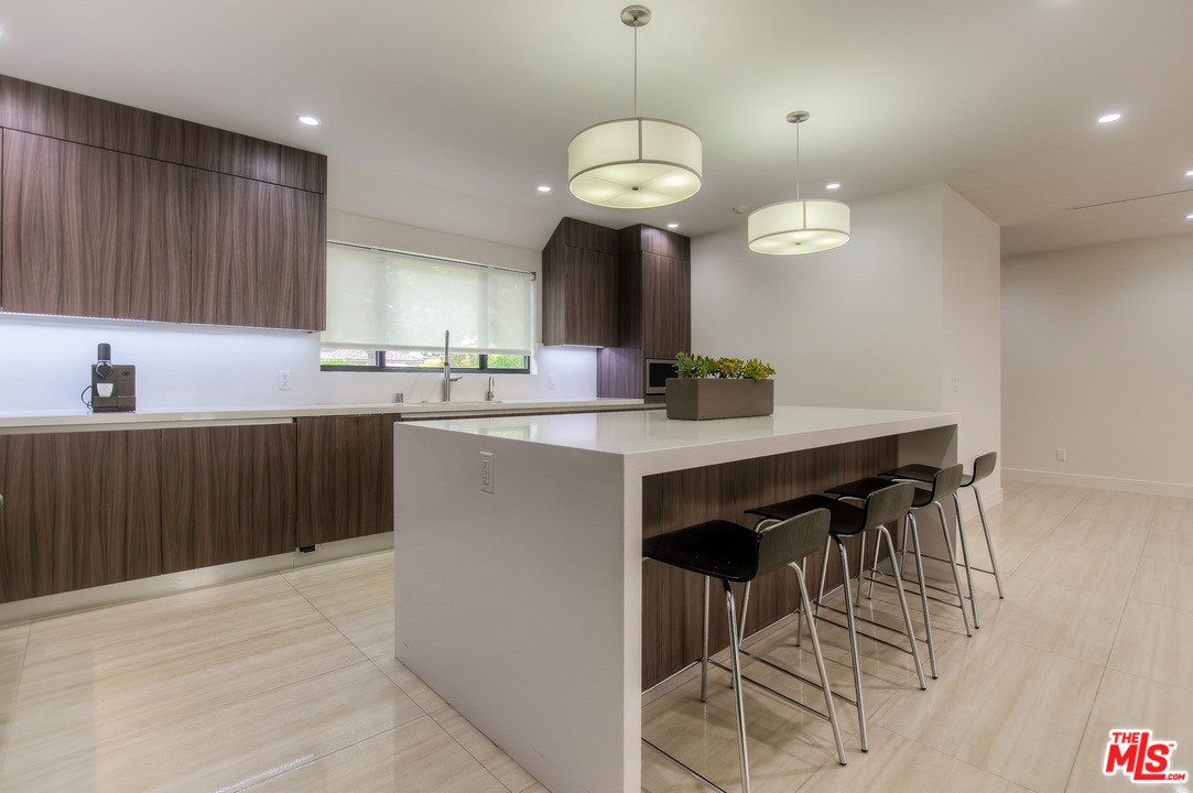 11761 Bellagio Road Los Angeles, CA 90049 - Photo 4 of 12
