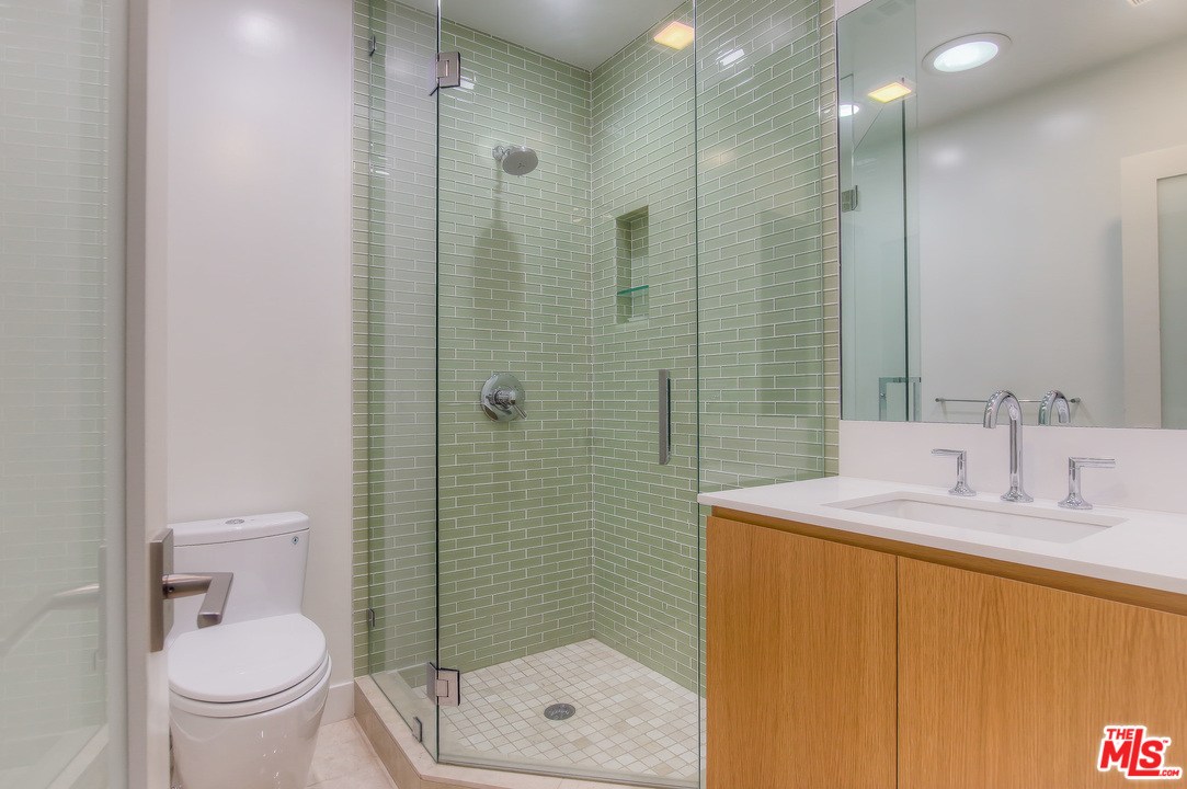 11761 Bellagio Road Los Angeles, CA 90049 - Photo 9 of 12