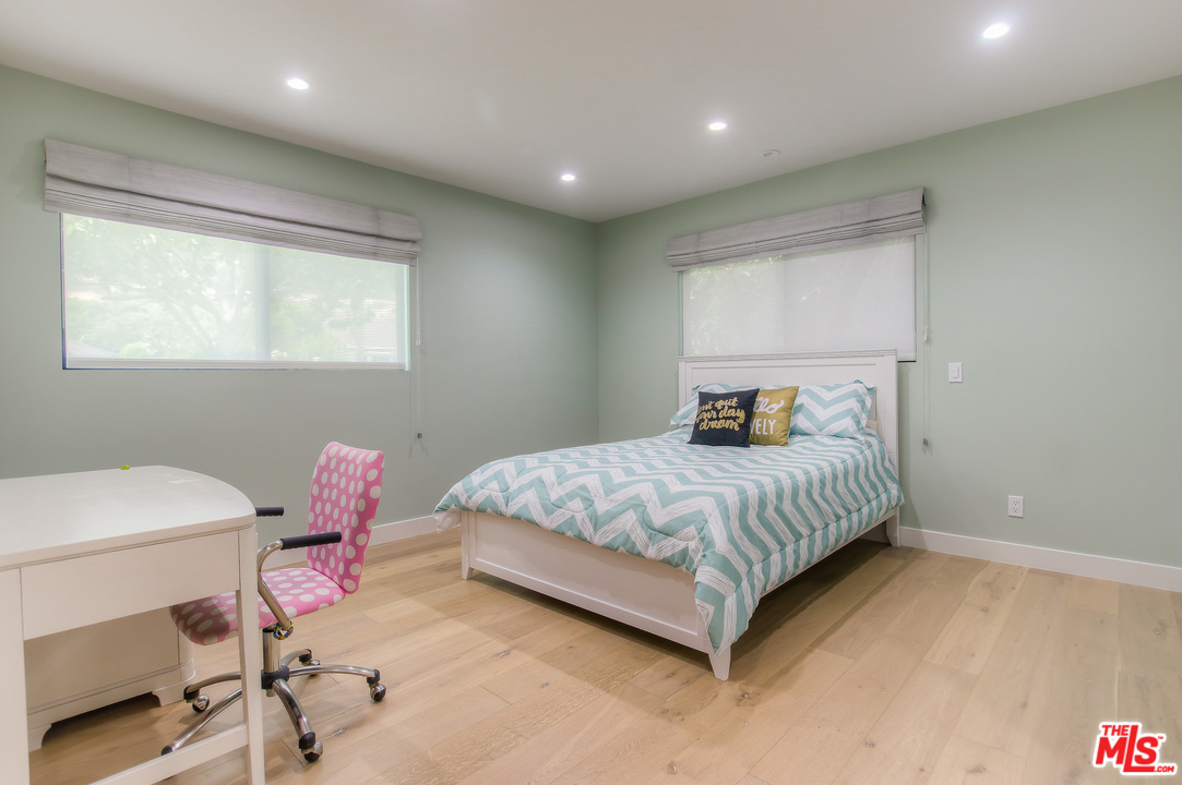 11761 Bellagio Road Los Angeles, CA 90049 - Photo 10 of 12
