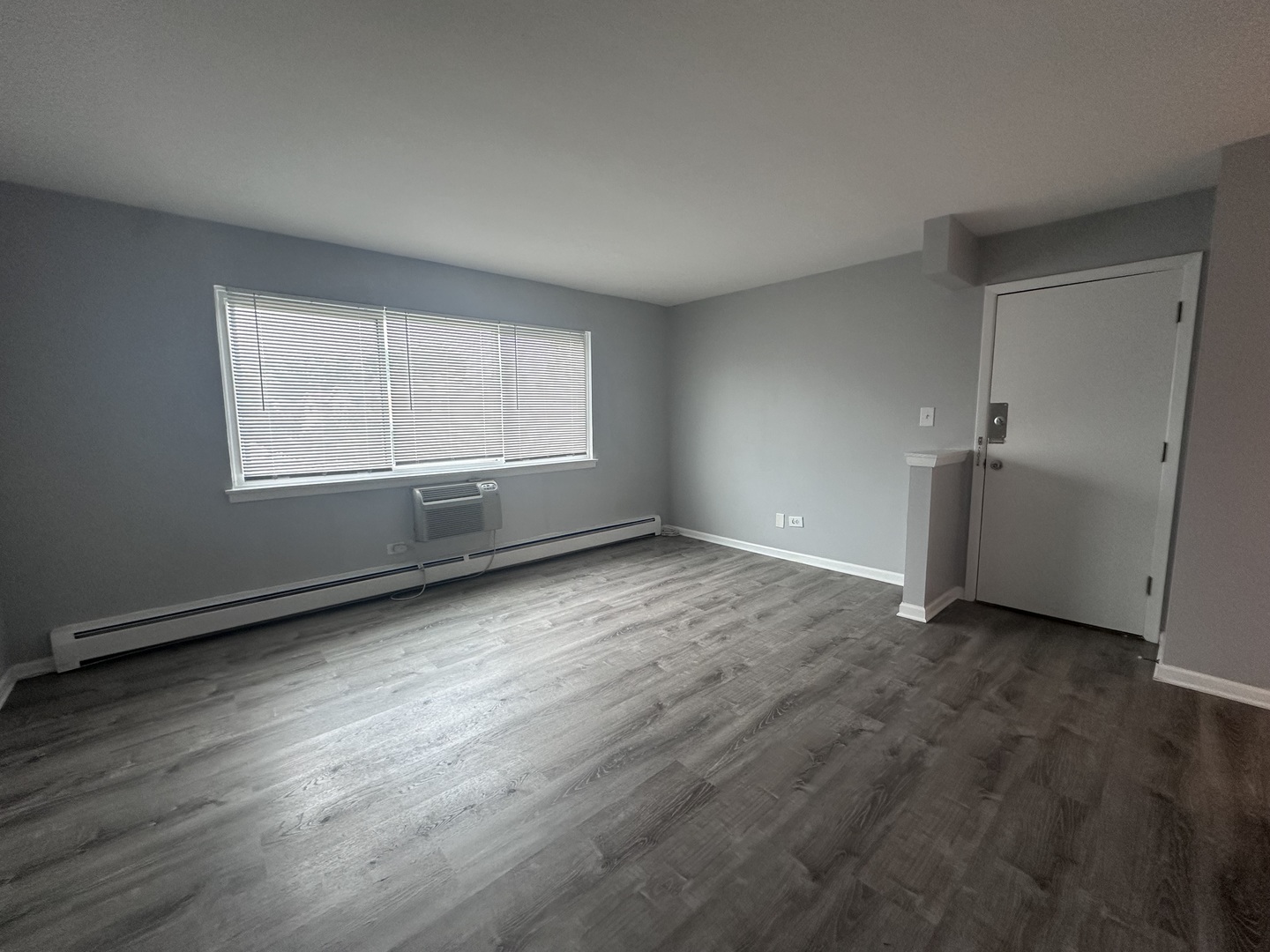 8805 Dee Road, Unit GN Des Plaines, IL 60016 - Photo 4 of 7
