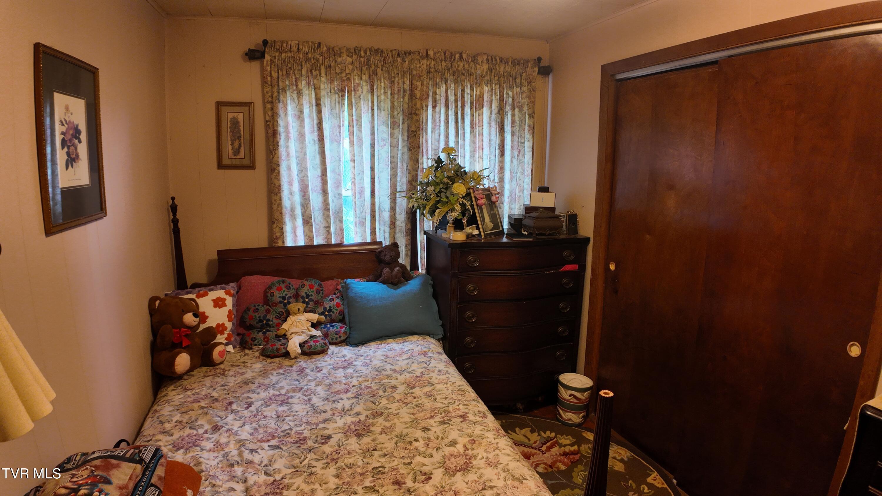 651 Broyles Avenue Erwin, TN 37650 - Photo 64 of 74 image00044