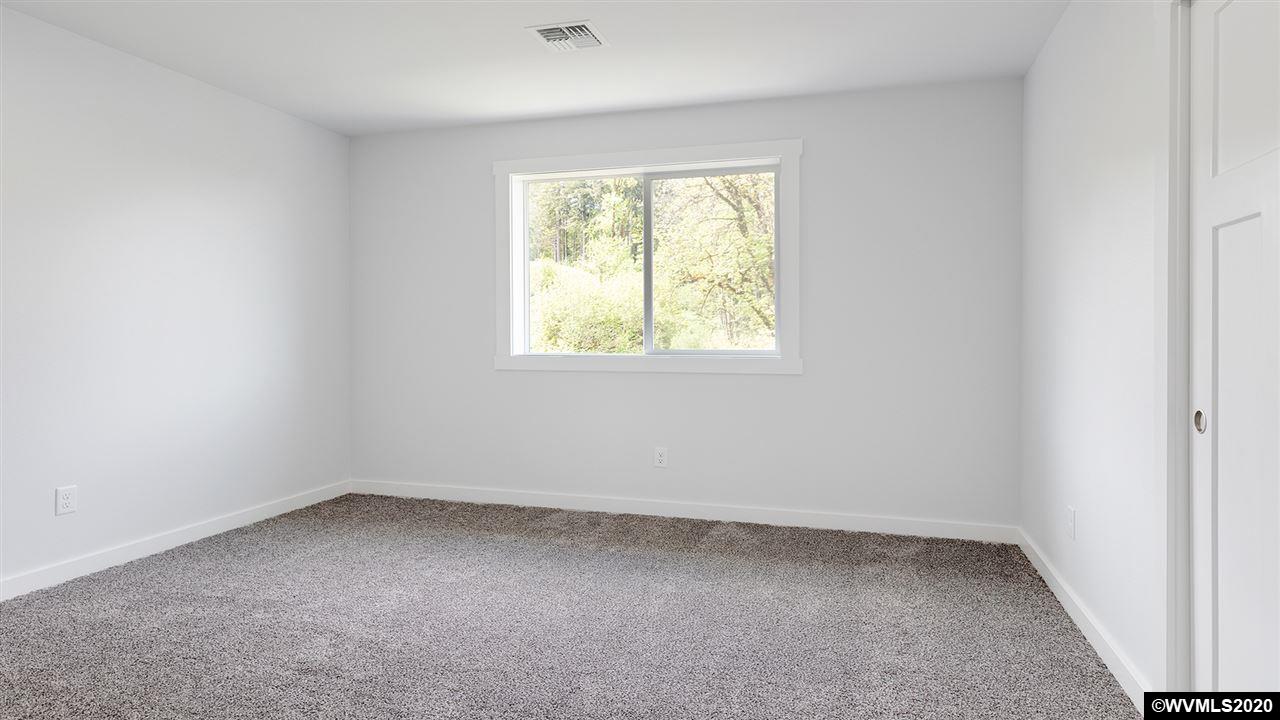6301 Lakepointe Street Foster, OR 97345 - Photo 28 of 32