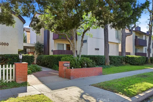 $499,000 | 15010 Victory Boulevard, Unit 101, Van Nuys, CA 91411