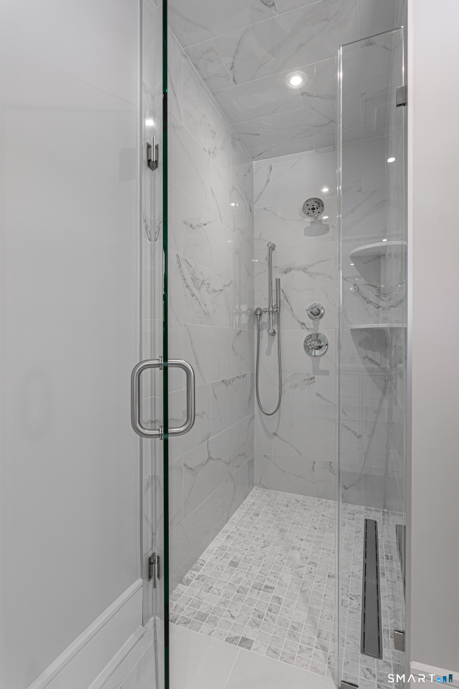 338 Stevenson Road Fairfield, CT 06825 - Photo 11 of 20