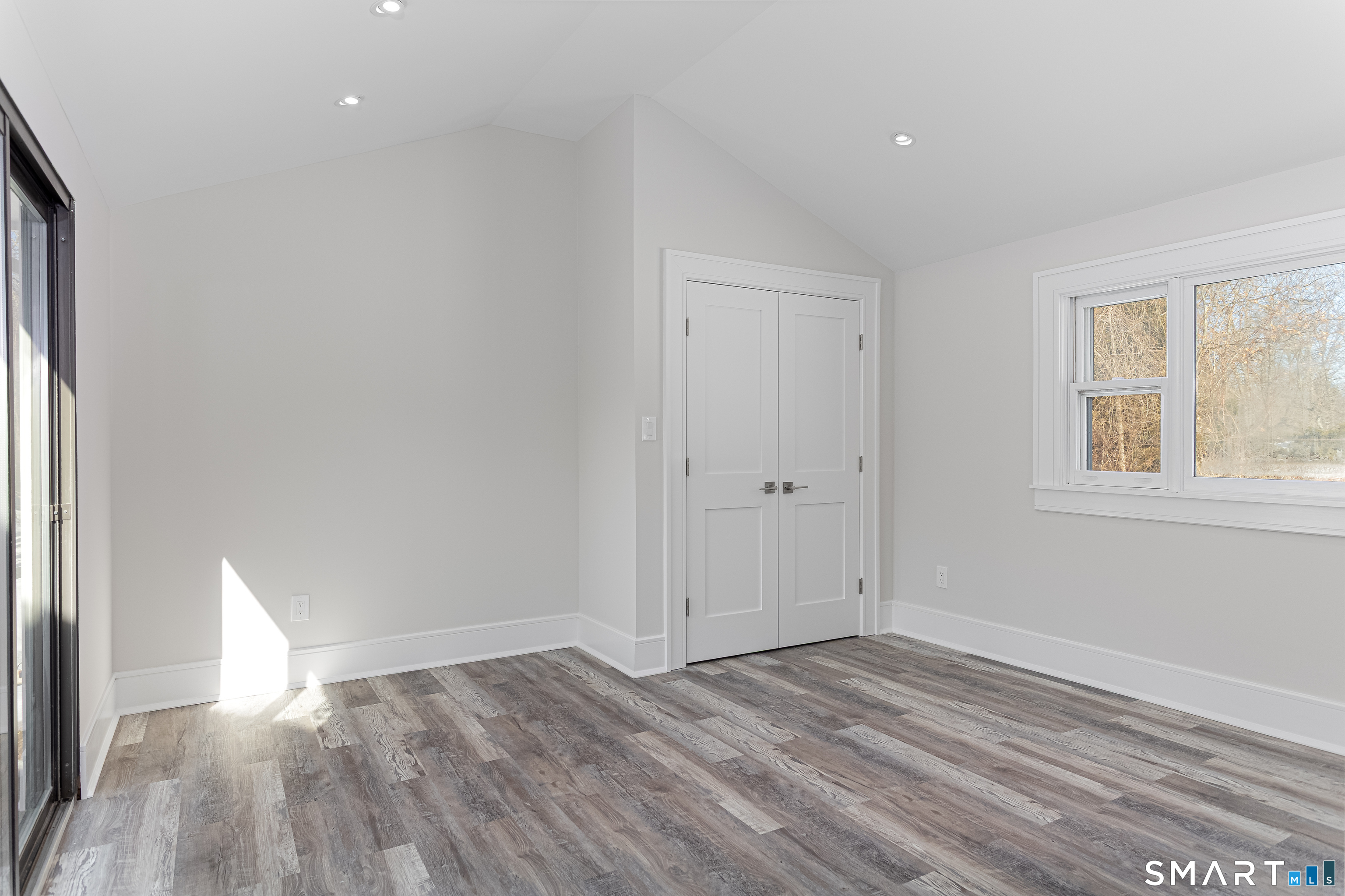 338 Stevenson Road Fairfield, CT 06825 - Photo 5 of 20