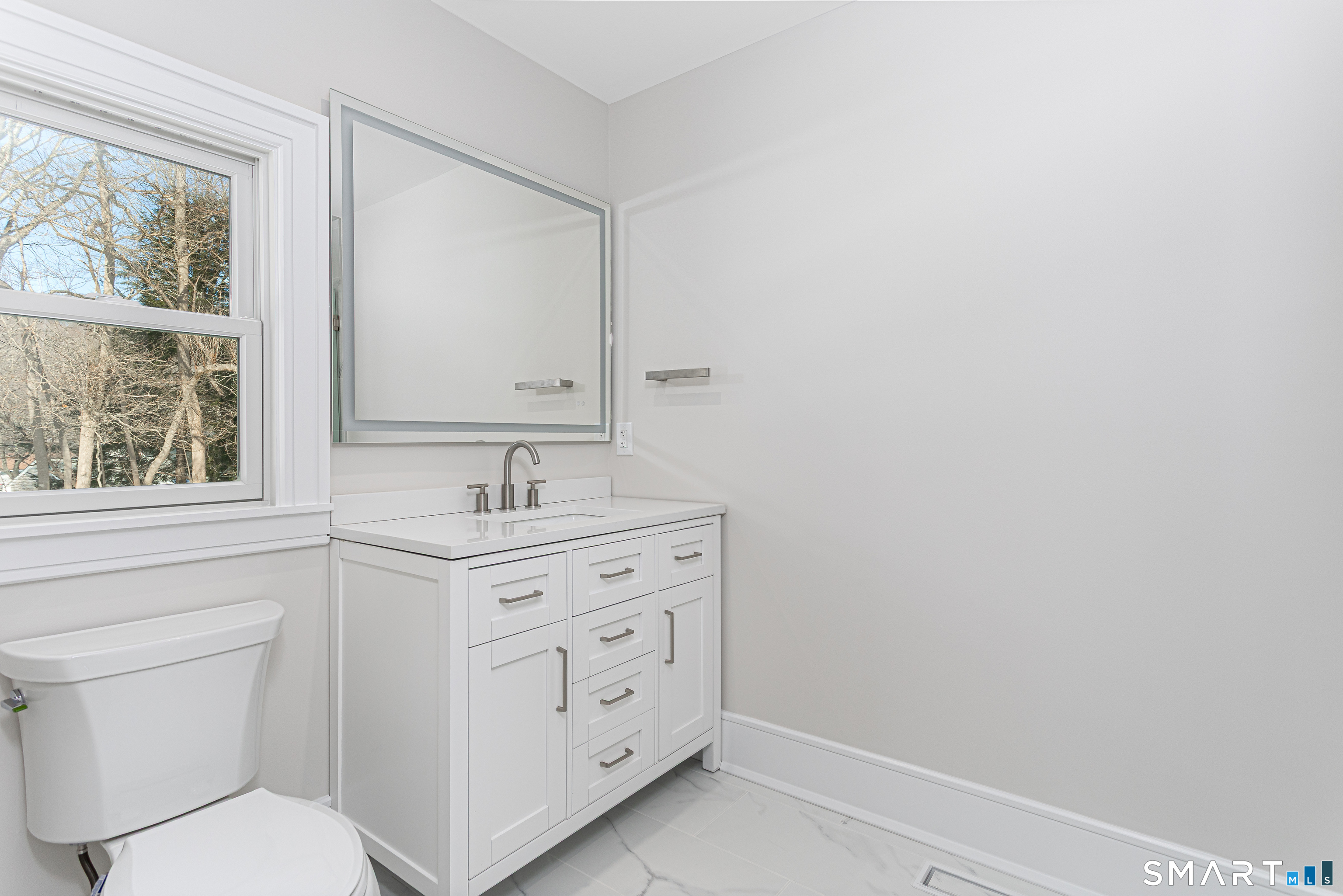 338 Stevenson Road Fairfield, CT 06825 - Photo 10 of 20