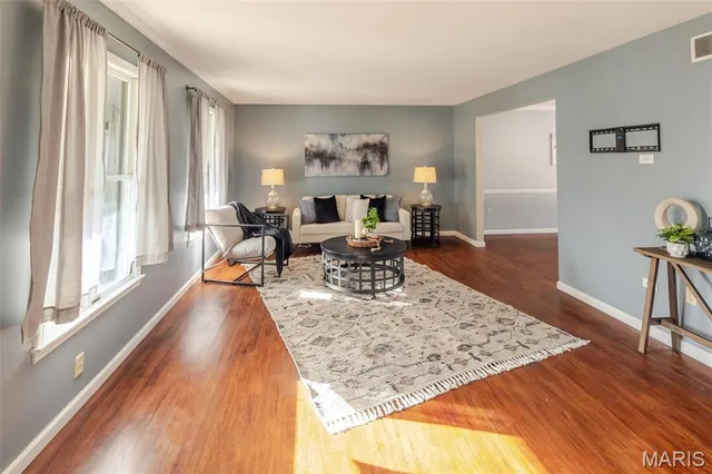 $325,000 | 5016 Southwood Drive, Godfrey, IL 62035