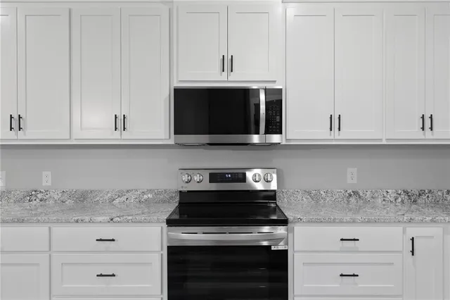 $364,900 | 328 Northeast 51st Road, Warrensburg, MO 64093