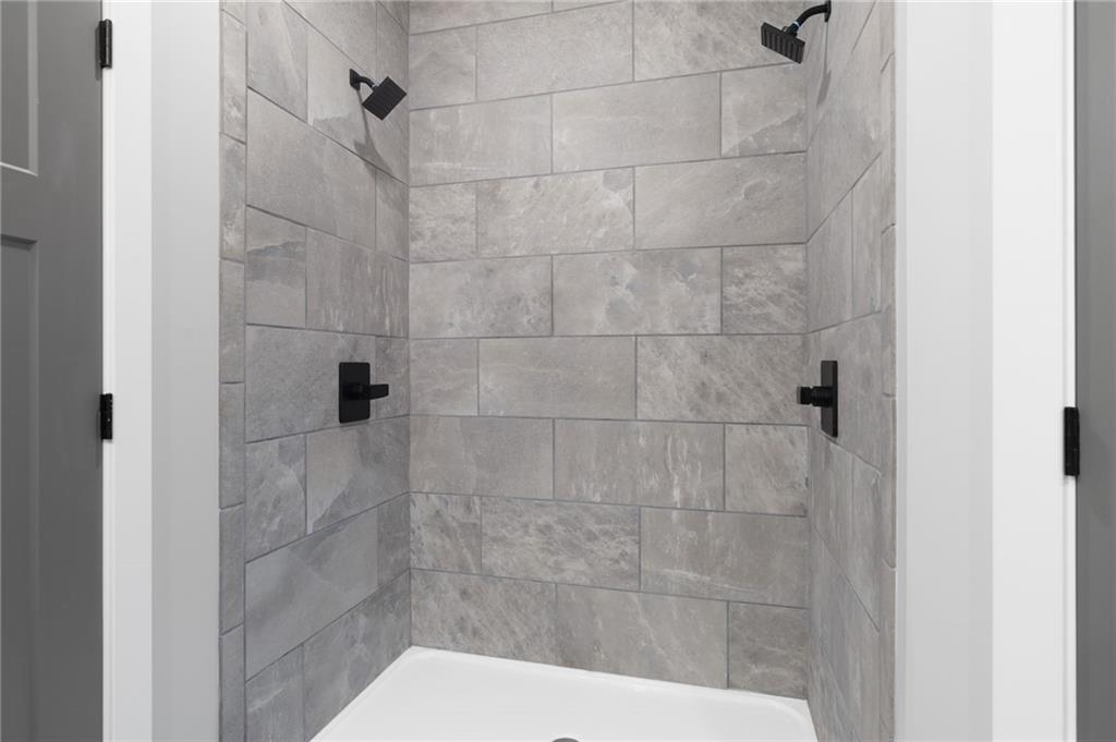 328 Northeast 51st Road Warrensburg, MO 64093 - Photo 17 of 24