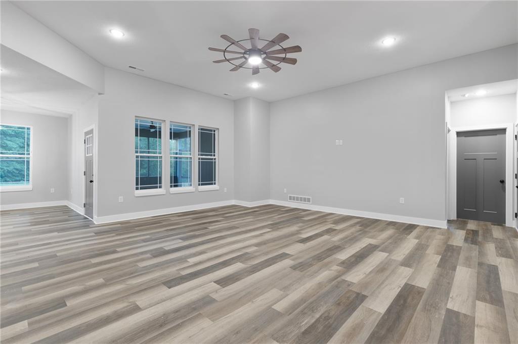 328 Northeast 51st Road Warrensburg, MO 64093 - Photo 2 of 24