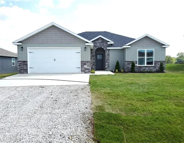 $364,900 | 328 Northeast 51st Road, Warrensburg, MO 64093