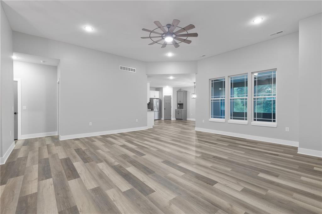 328 Northeast 51st Road Warrensburg, MO 64093 - Photo 4 of 24