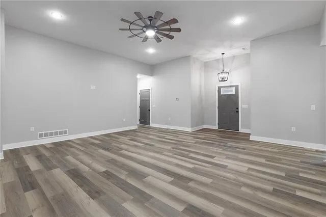 $364,900 | 328 Northeast 51st Road, Warrensburg, MO 64093