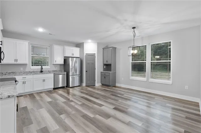 $364,900 | 328 Northeast 51st Road, Warrensburg, MO 64093