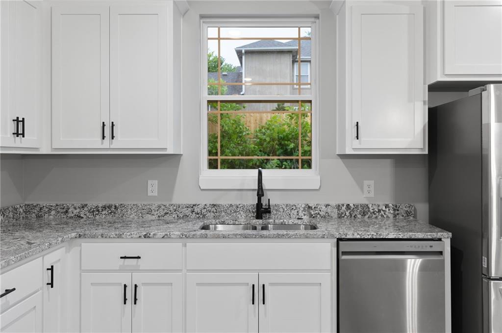 328 Northeast 51st Road Warrensburg, MO 64093 - Photo 8 of 24